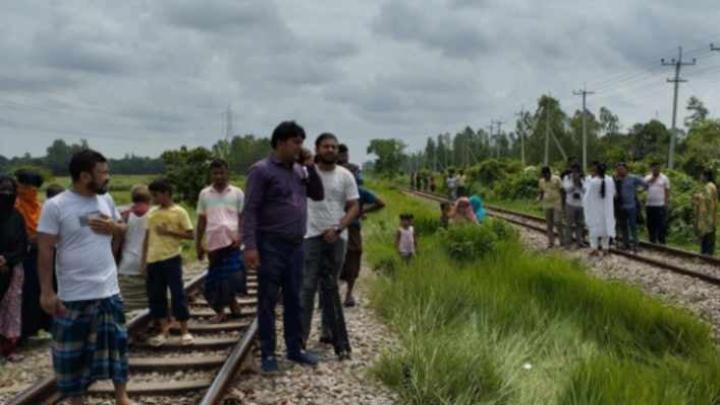 রায়পুরায় পৃথক ঘটনায় ট্রেনে কাটা পড়ে ৬ জনের মৃত্যু 